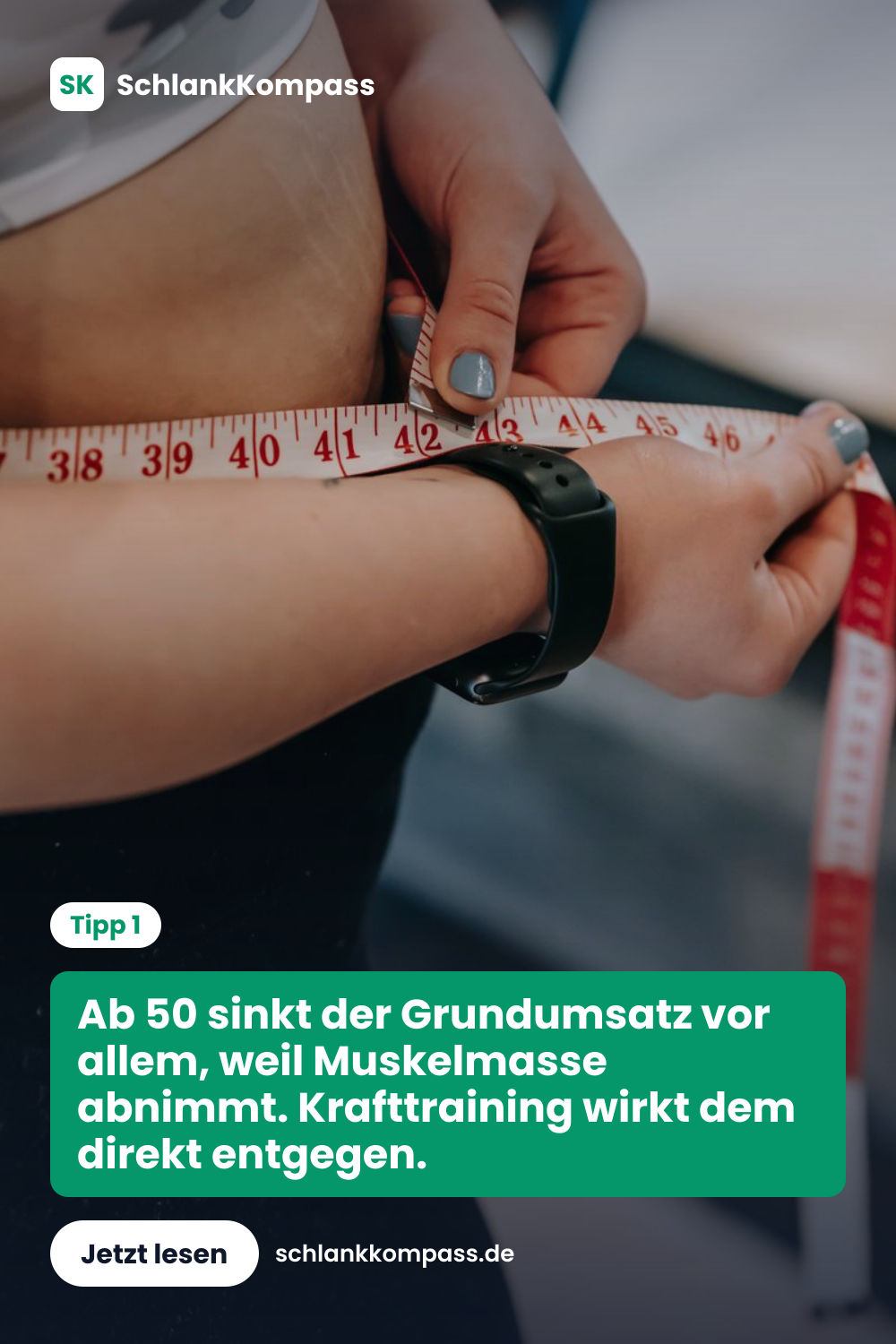 Ab 50 sinkt der Grundumsatz vor allem, weil Muskelmasse abnimmt. Krafttraining wirkt dem direkt entgegen.