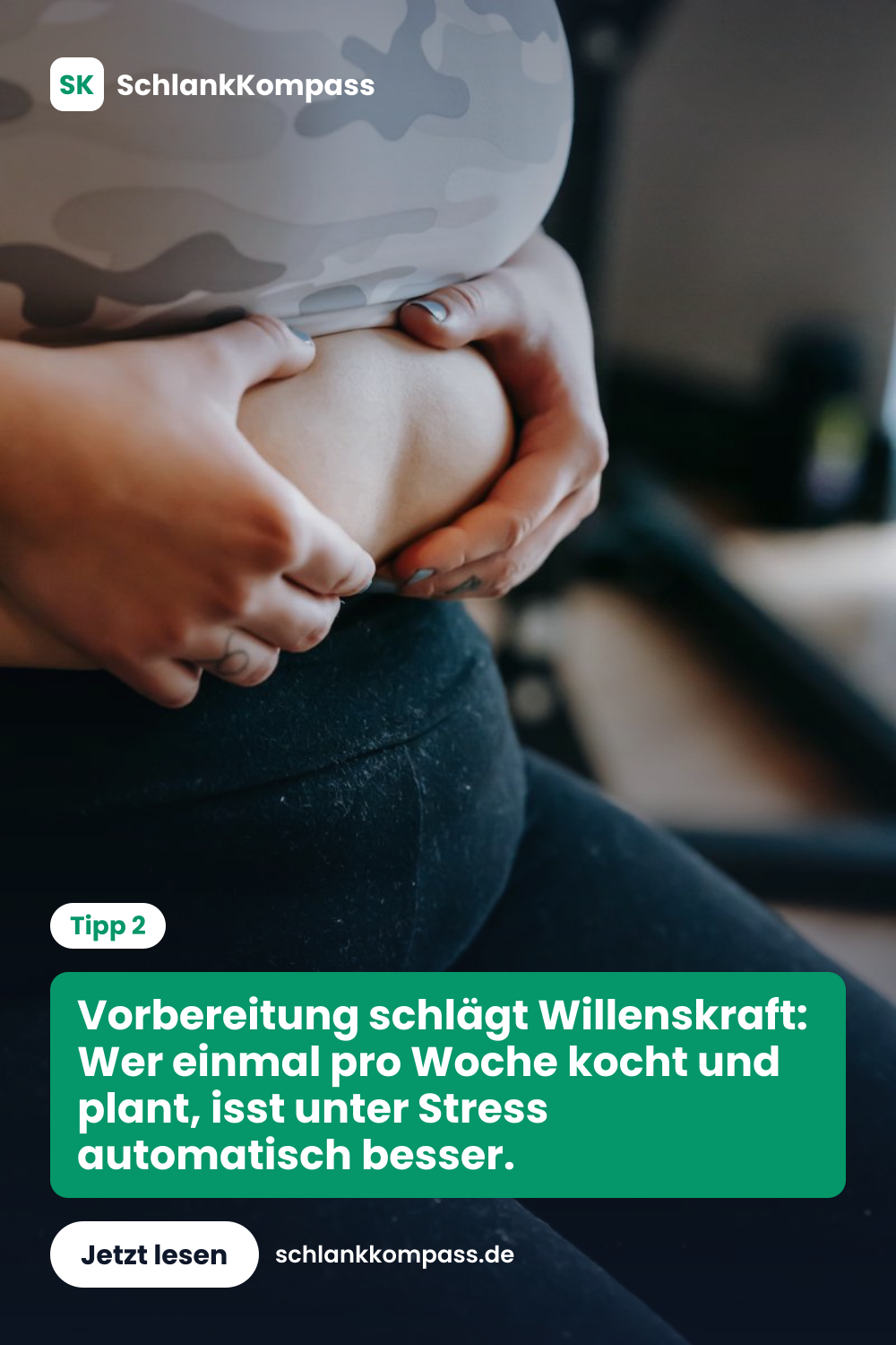Vorbereitung schlägt Willenskraft: Wer einmal pro Woche kocht und plant, isst unter Stress automatisch besser.