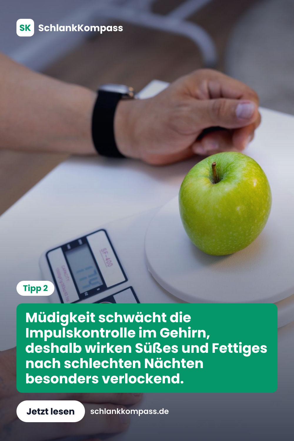 Müdigkeit schwächt die Impulskontrolle im Gehirn, deshalb wirken Süßes und Fettiges nach schlechten Nächten besonders verlockend.