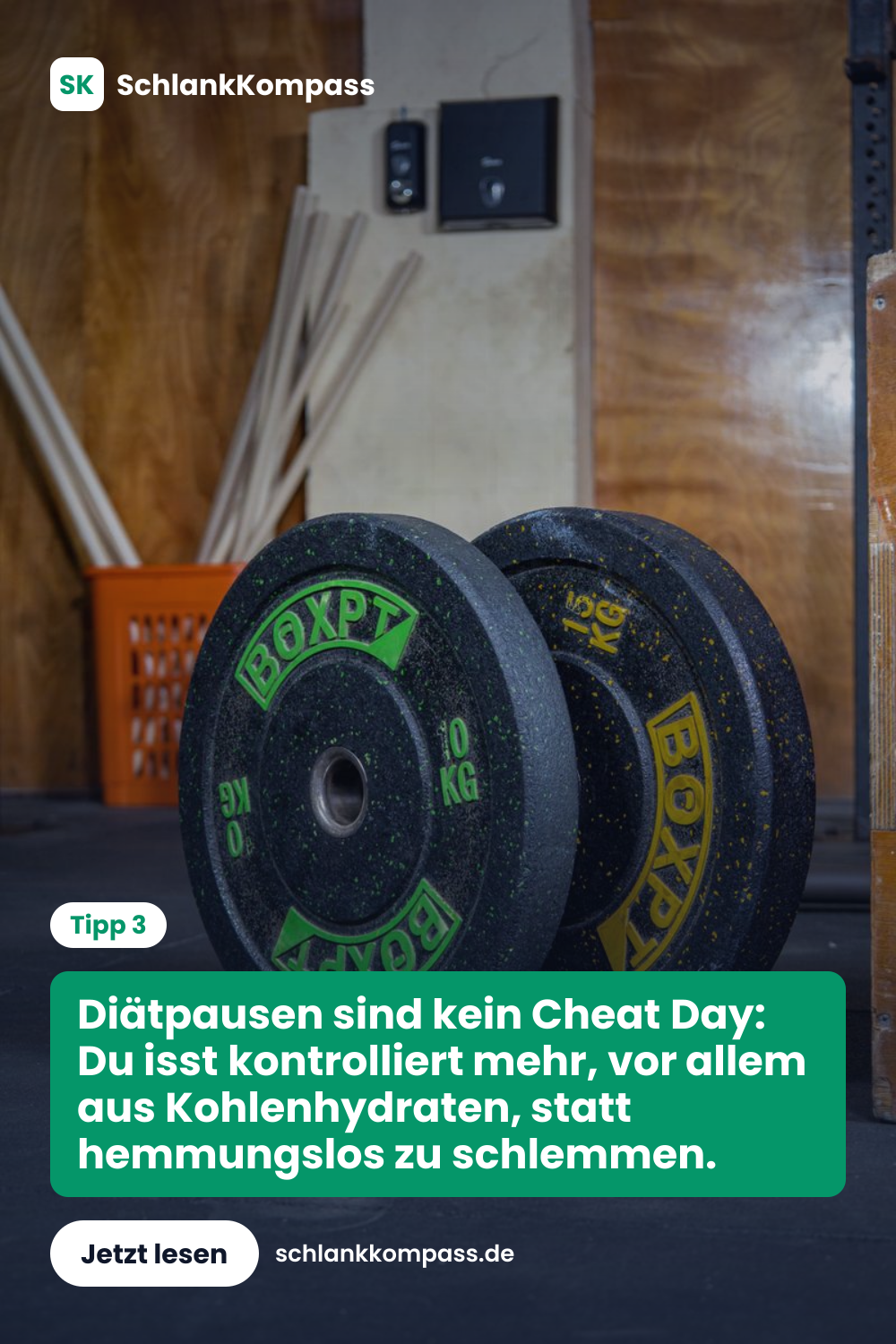 Diätpausen sind kein Cheat Day: Du isst kontrolliert mehr, vor allem aus Kohlenhydraten, statt hemmungslos zu schlemmen.