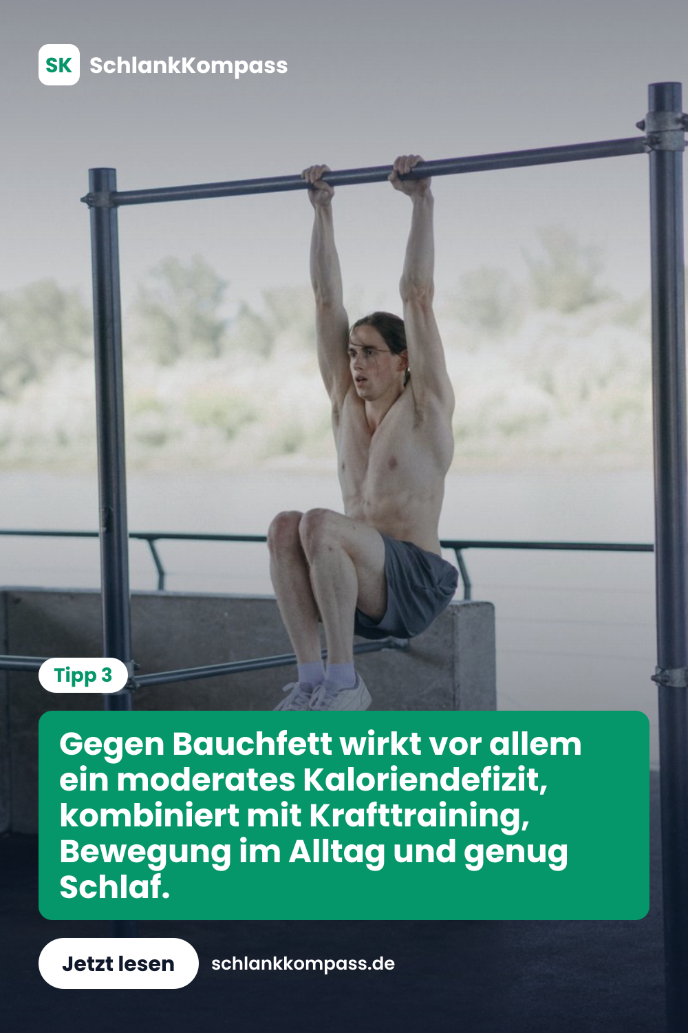 Gegen Bauchfett wirkt vor allem ein moderates Kaloriendefizit, kombiniert mit Krafttraining, Bewegung im Alltag und genug Schlaf.