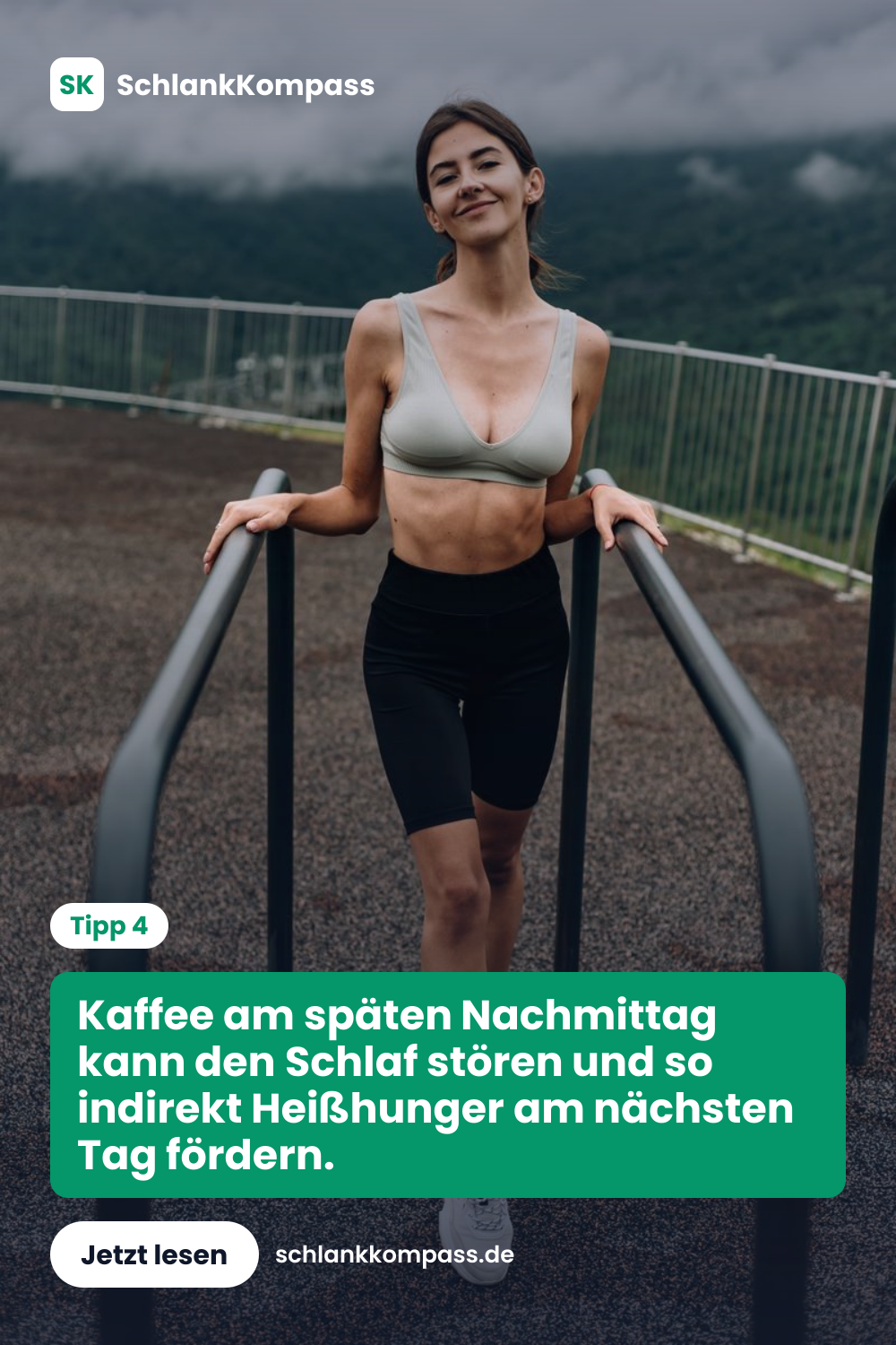 Kaffee am späten Nachmittag kann den Schlaf stören und so indirekt Heißhunger am nächsten Tag fördern.