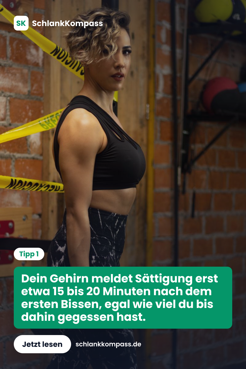 Dein Gehirn meldet Sättigung erst etwa 15 bis 20 Minuten nach dem ersten Bissen, egal wie viel du bis dahin gegessen hast.