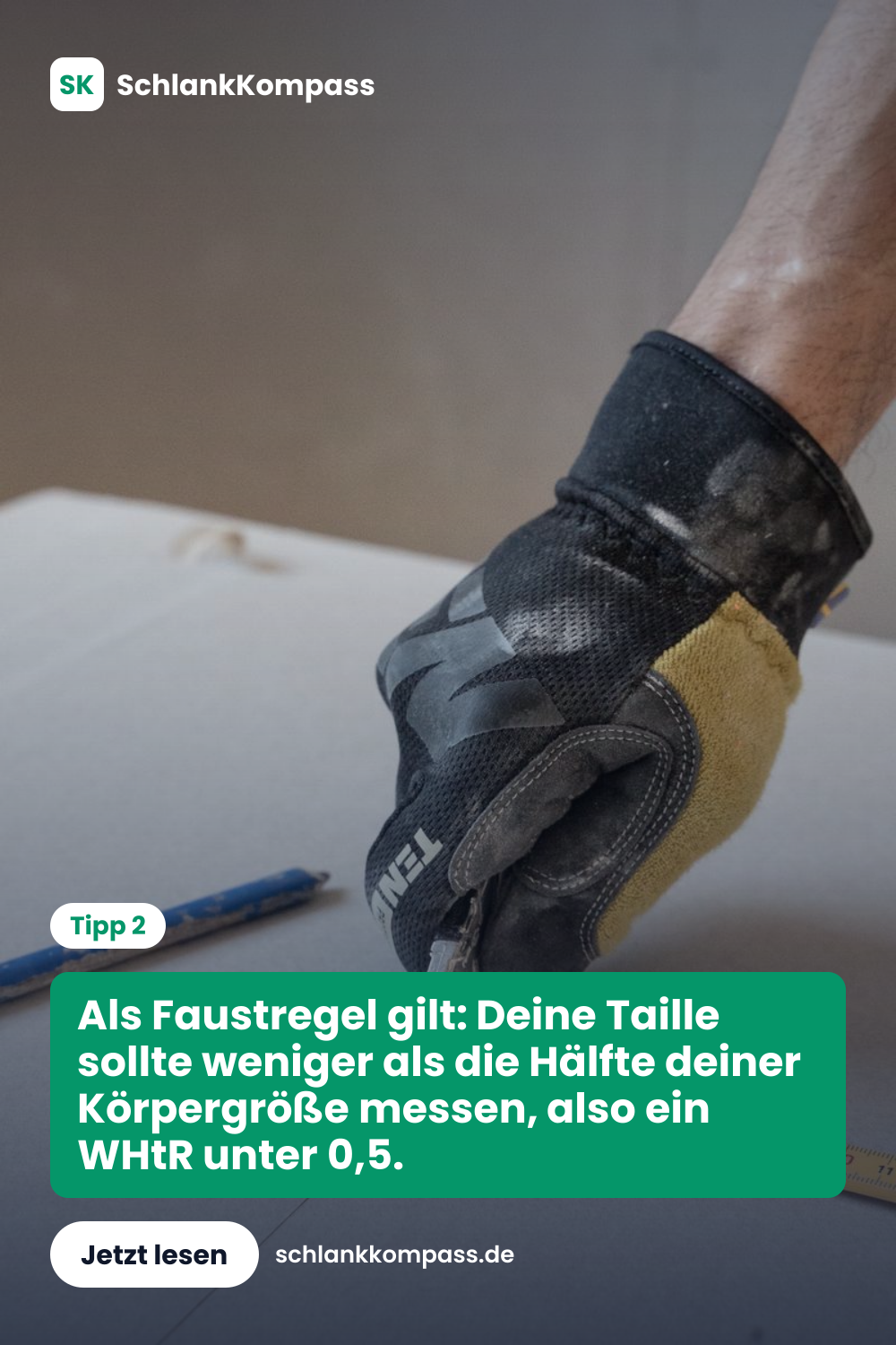 Als Faustregel gilt: Deine Taille sollte weniger als die Hälfte deiner Körpergröße messen, also ein WHtR unter 0,5.