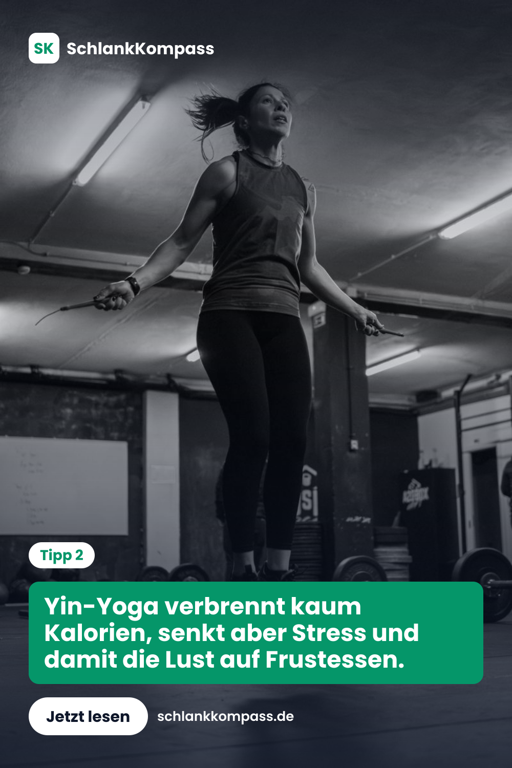 Yin-Yoga verbrennt kaum Kalorien, senkt aber Stress und damit die Lust auf Frustessen.