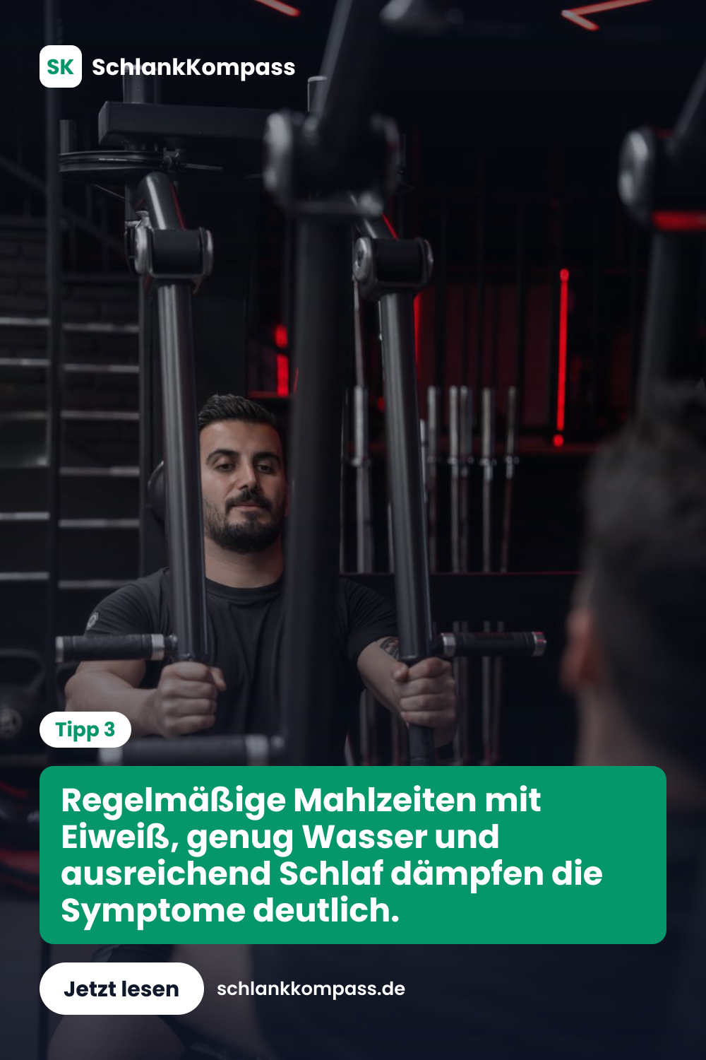 Regelmäßige Mahlzeiten mit Eiweiß, genug Wasser und ausreichend Schlaf dämpfen die Symptome deutlich.
