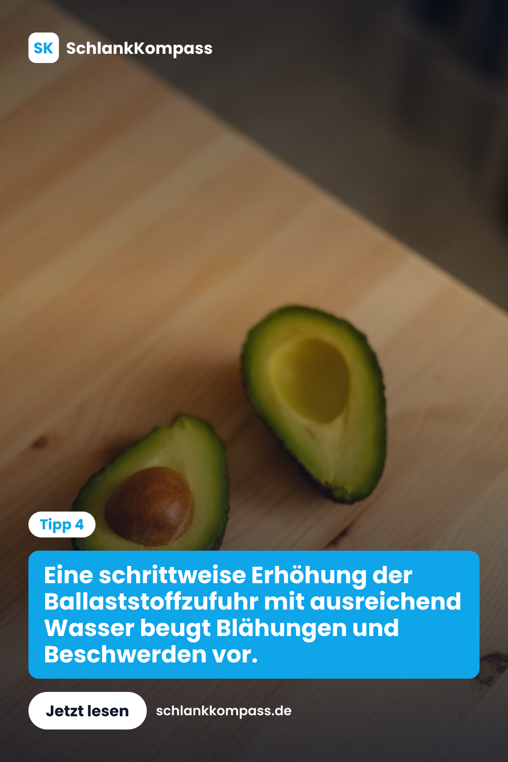 Eine schrittweise Erhöhung der Ballaststoffzufuhr mit ausreichend Wasser beugt Blähungen und Beschwerden vor.