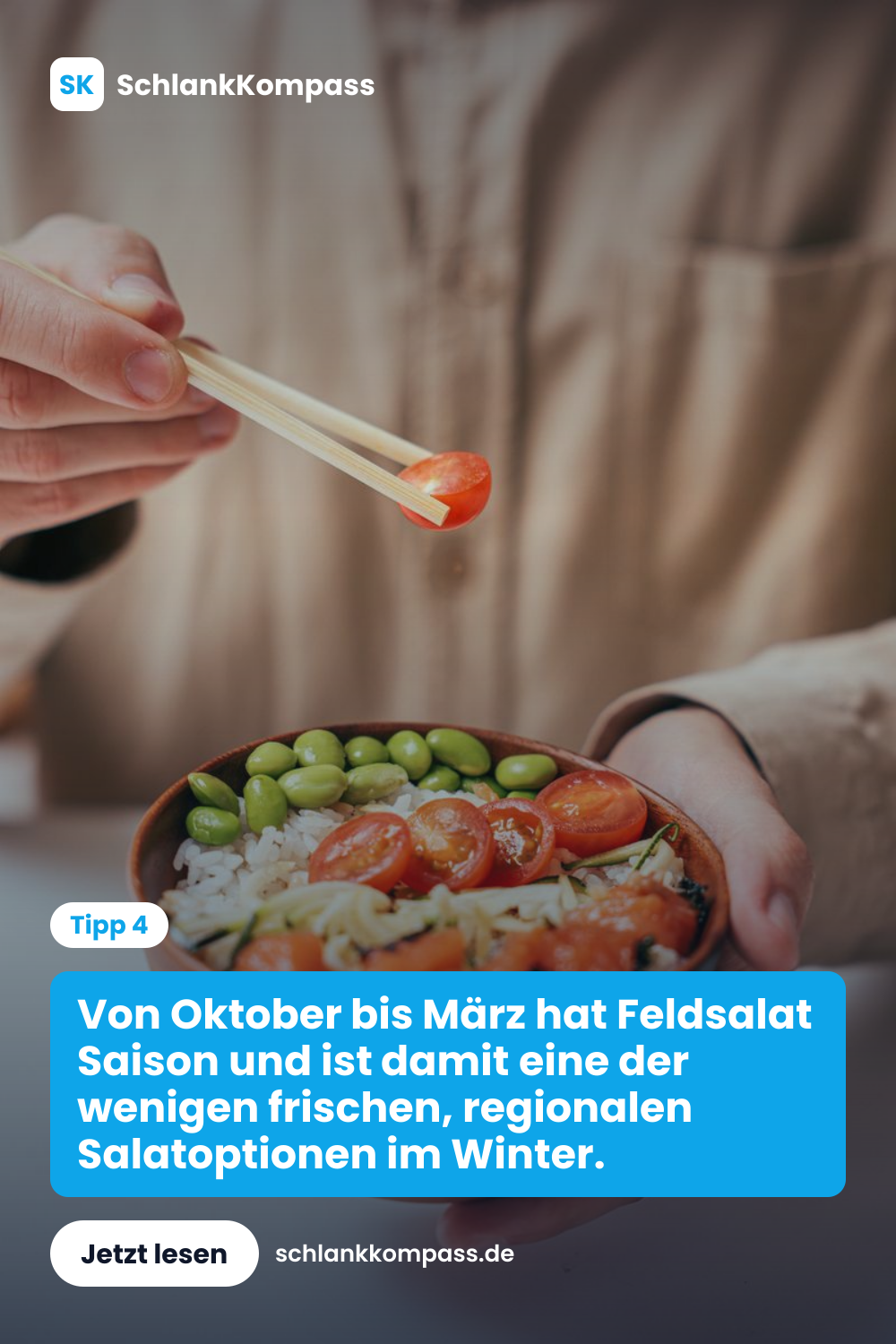 Von Oktober bis März hat Feldsalat Saison und ist damit eine der wenigen frischen, regionalen Salatoptionen im Winter.
