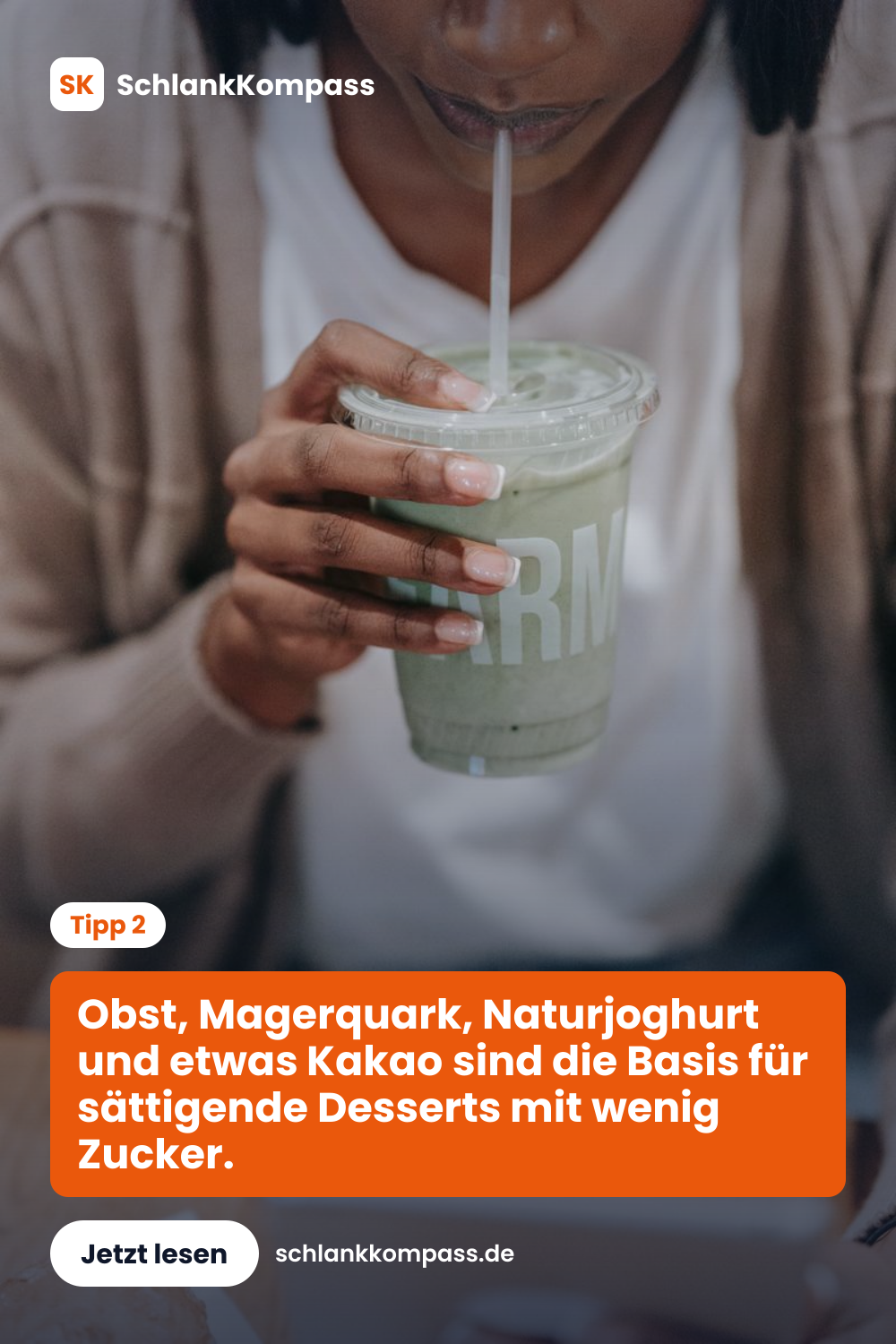 Obst, Magerquark, Naturjoghurt und etwas Kakao sind die Basis für sättigende Desserts mit wenig Zucker.