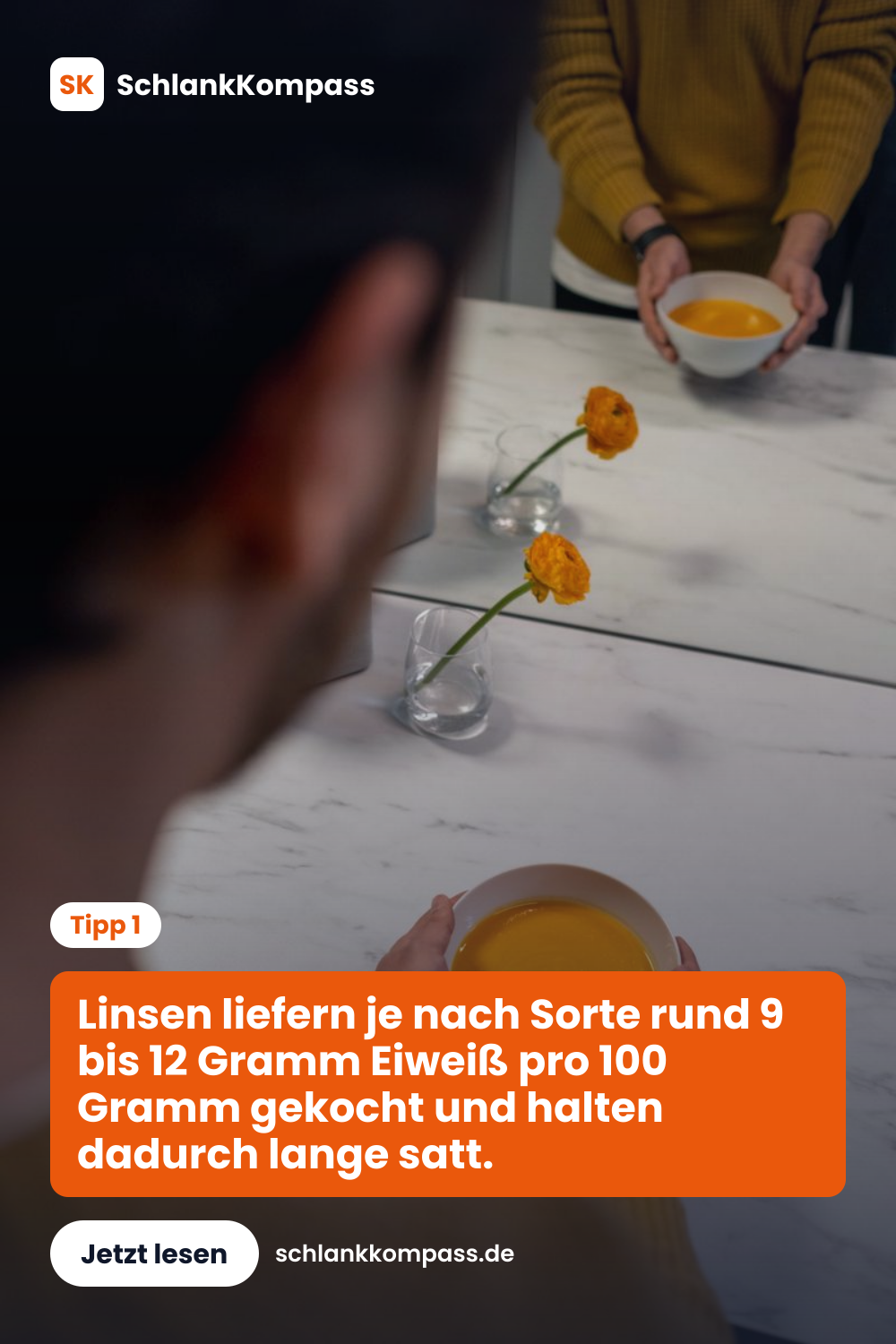 Linsen liefern je nach Sorte rund 9 bis 12 Gramm Eiweiß pro 100 Gramm gekocht und halten dadurch lange satt.