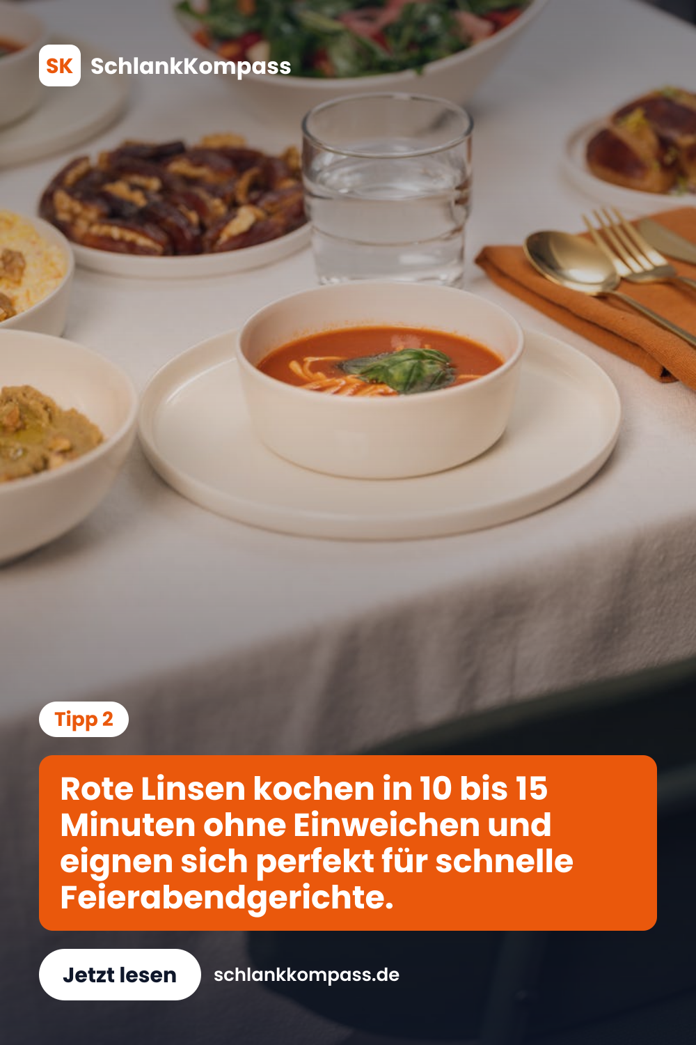 Rote Linsen kochen in 10 bis 15 Minuten ohne Einweichen und eignen sich perfekt für schnelle Feierabendgerichte.