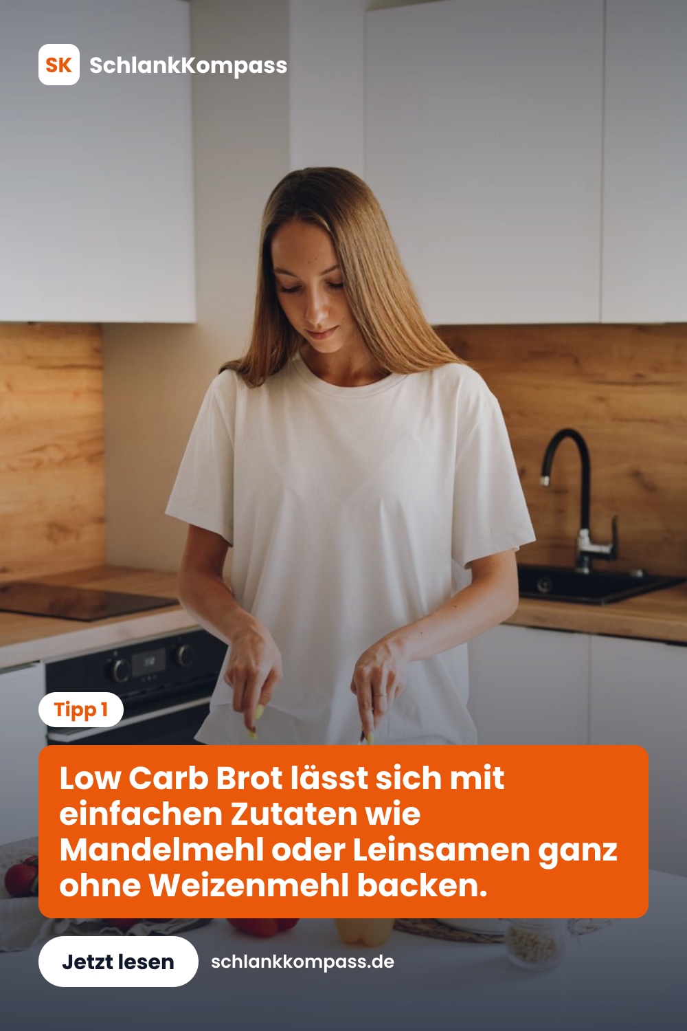 Low Carb Brot lässt sich mit einfachen Zutaten wie Mandelmehl oder Leinsamen ganz ohne Weizenmehl backen.