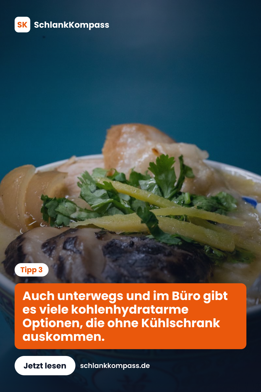 Auch unterwegs und im Büro gibt es viele kohlenhydratarme Optionen, die ohne Kühlschrank auskommen.