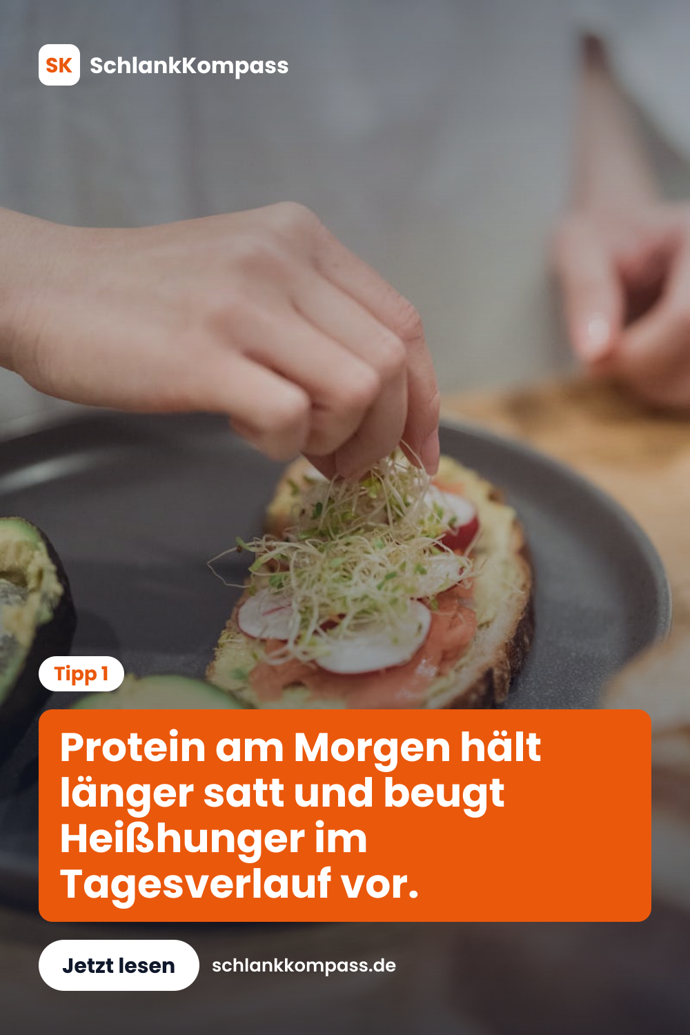 Protein am Morgen hält länger satt und beugt Heißhunger im Tagesverlauf vor.