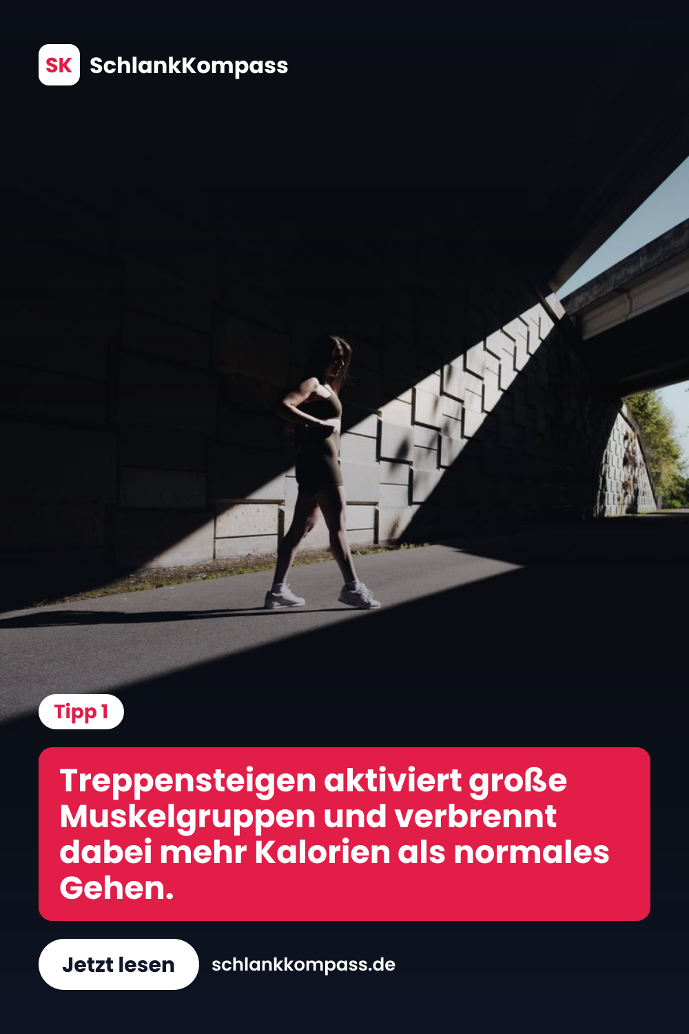 Treppensteigen aktiviert große Muskelgruppen und verbrennt dabei mehr Kalorien als normales Gehen.